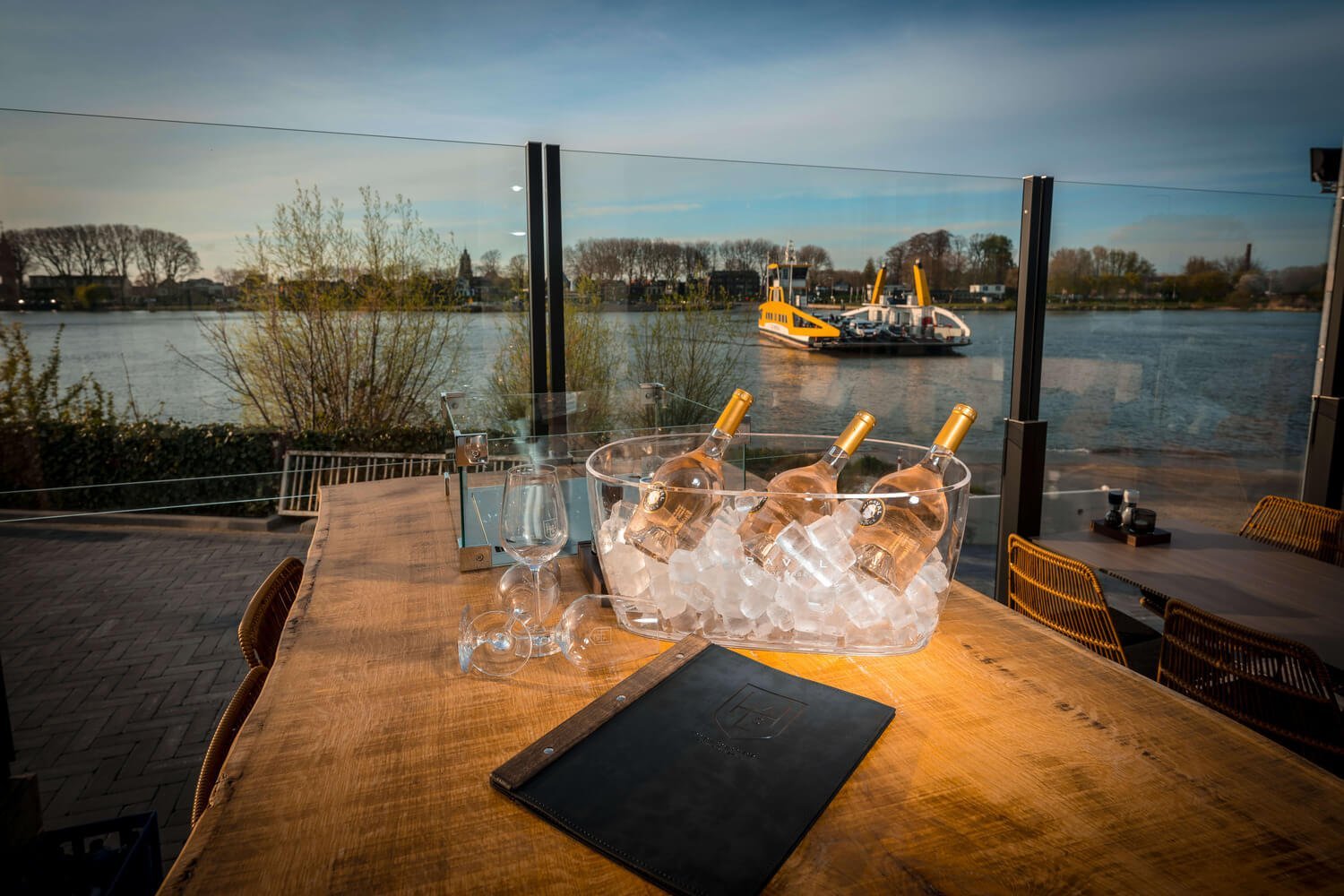 restaurant aan het water