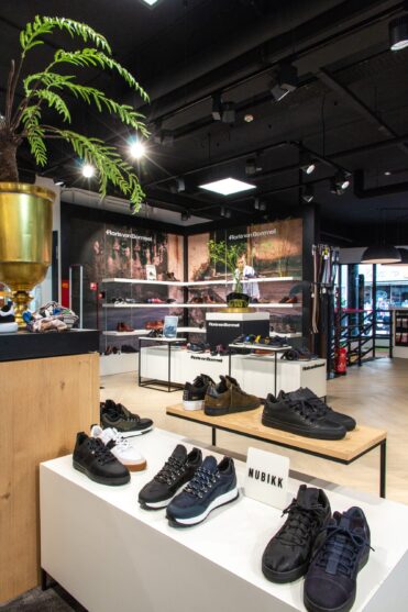 schoenenwinkel in de buurt